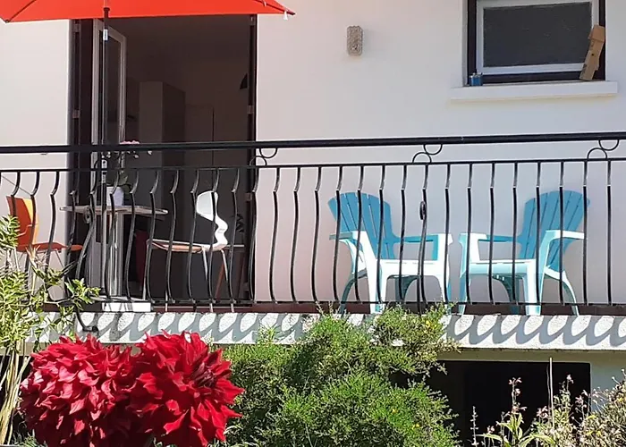 Bel appartement avec grande terrasse ensoleillée et jardin