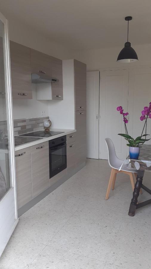 Bel Avec Grande Terrasse Ensoleillée Et Jardin *