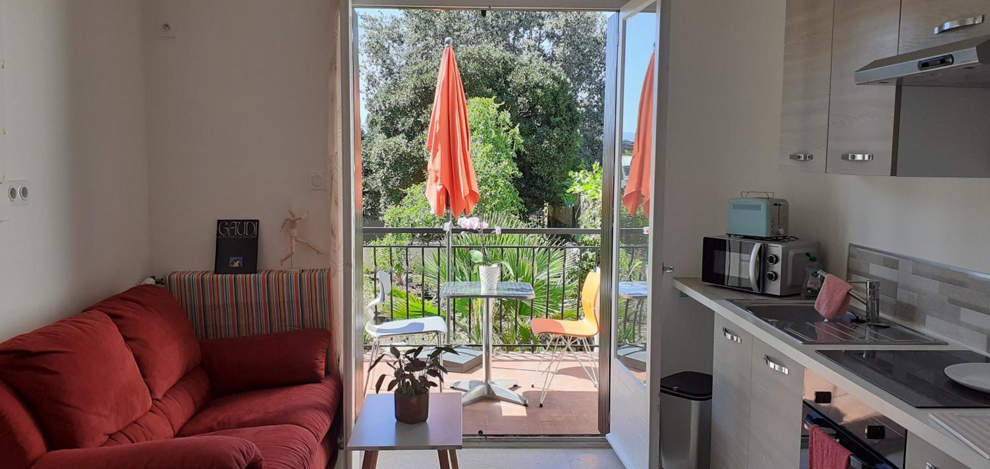 Bel Avec Grande Terrasse Ensoleillée Et Jardin Perpignan